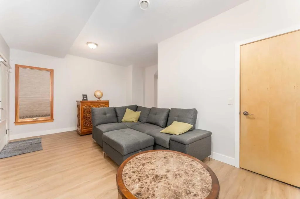 300 Eagle Terrace Road Canmore AB T1W 3E5
