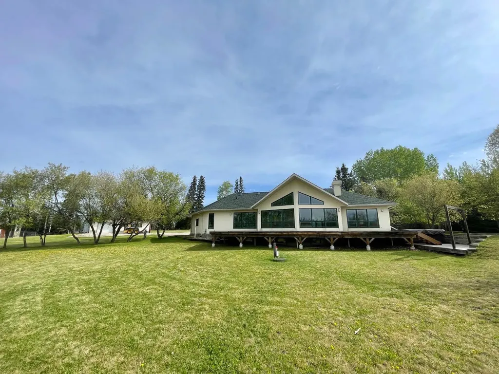 6701 15 Avenue Edson AB T7E 1S3