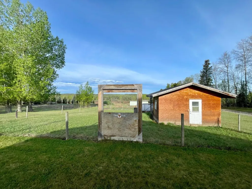 6701 15 Avenue Edson AB T7E 1S3