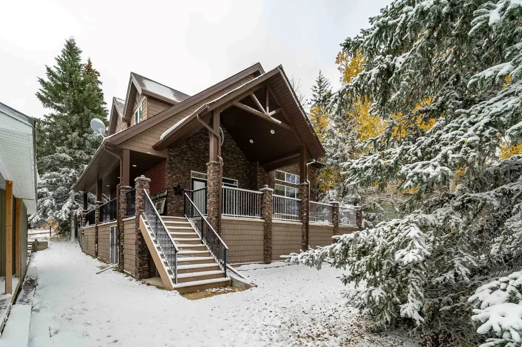 210 6 Avenue Rural Cypress County AB T0J1C0