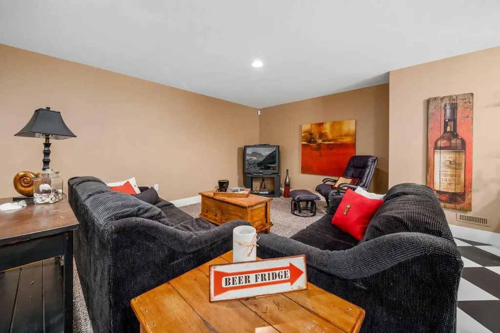 210 6 Avenue Rural Cypress County AB T0J1C0