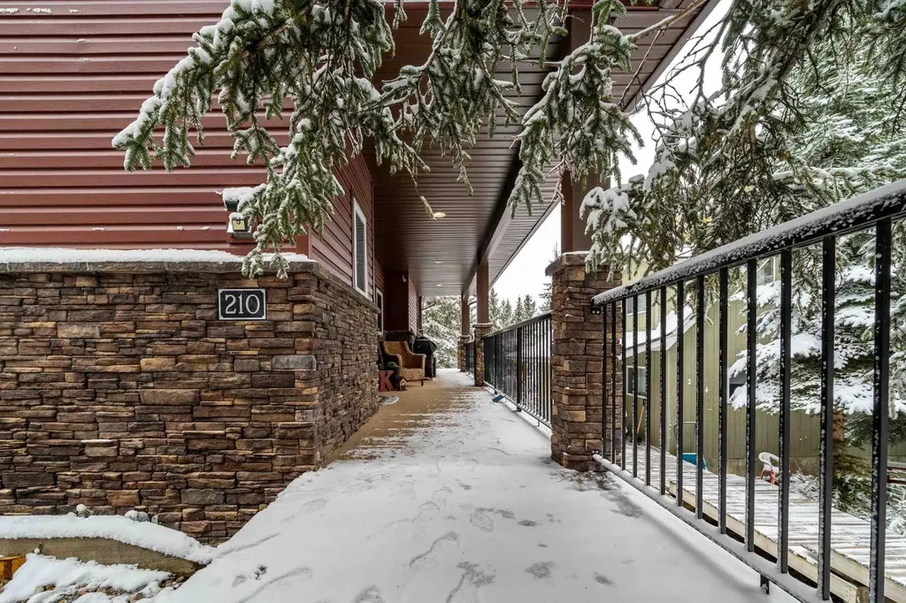 210 6 Avenue Rural Cypress County AB T0J1C0