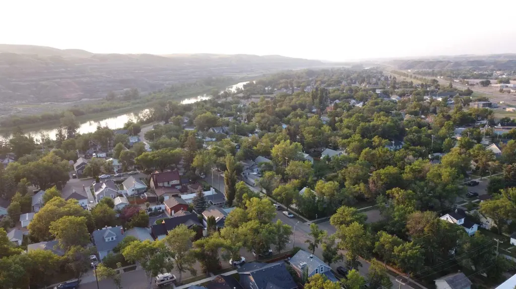 333 2 Street E Drumheller AB T0J 0Y4