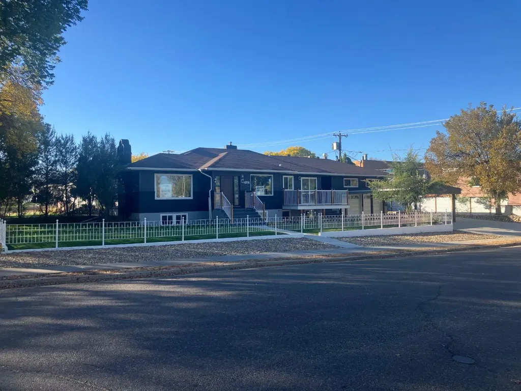 404 8 Street SW Medicine Hat AB T1A4M2