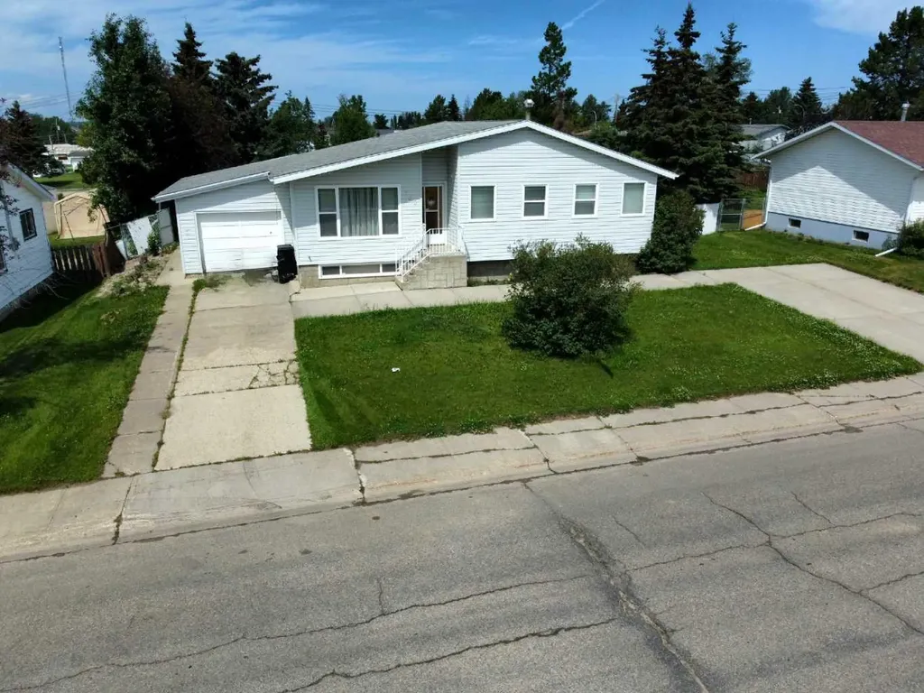 300 Hammond Drive Fox Creek AB T0H 1P0