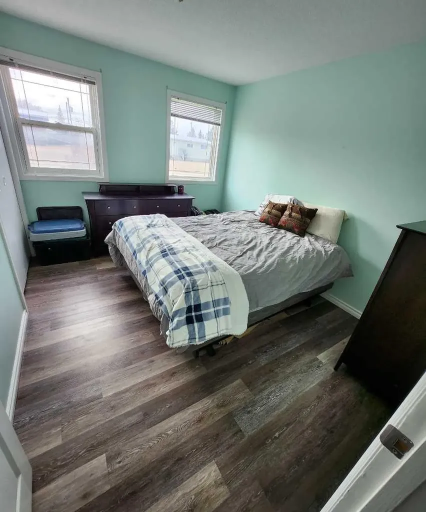 300 Hammond Drive Fox Creek AB T0H 1P0