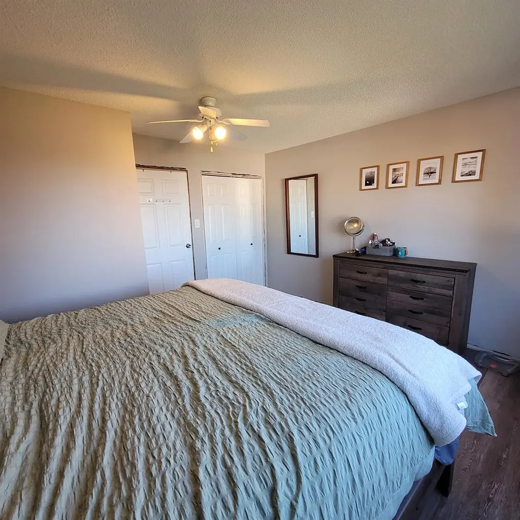 300 Hammond Drive Fox Creek AB T0H 1P0