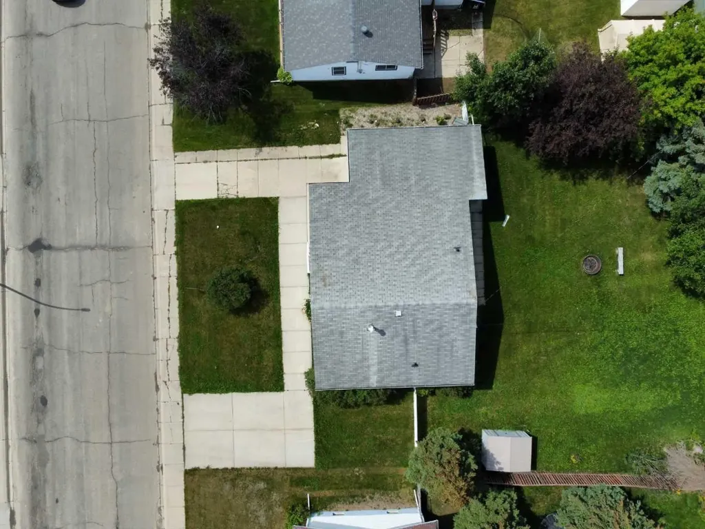 300 Hammond Drive Fox Creek AB T0H 1P0