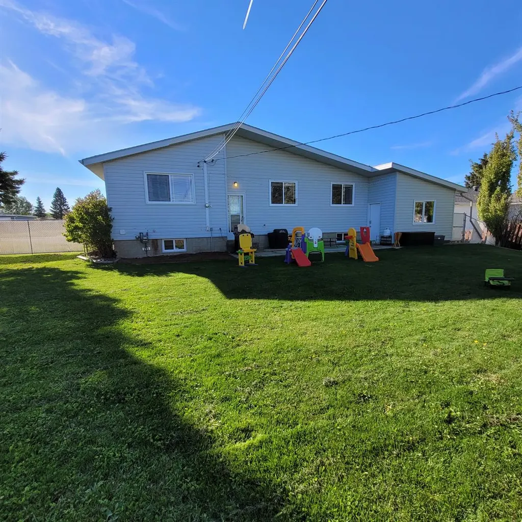 300 Hammond Drive Fox Creek AB T0H 1P0