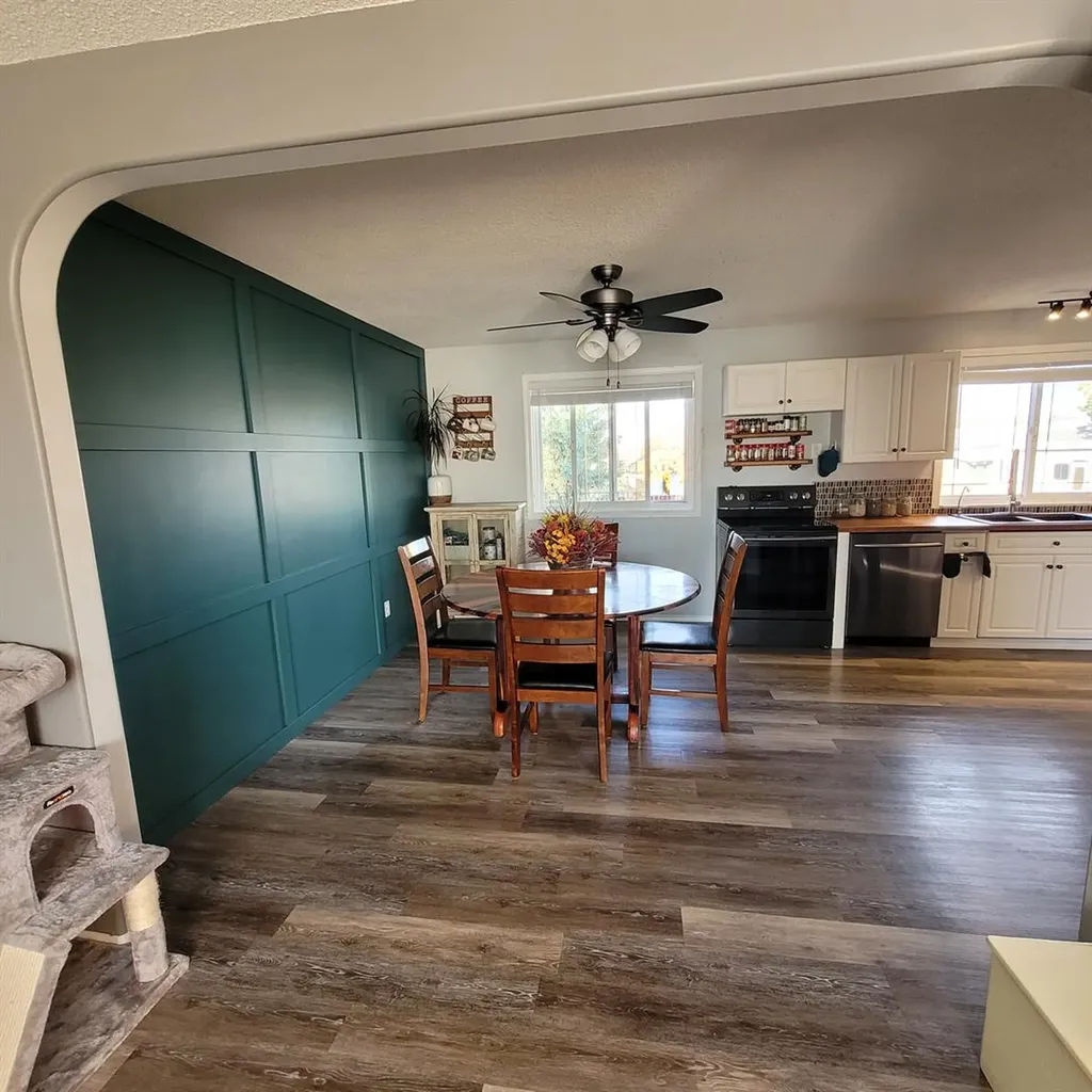 300 Hammond Drive Fox Creek AB T0H 1P0