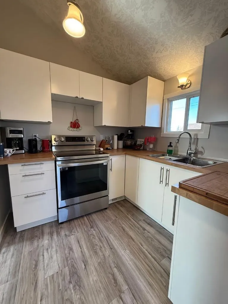 4712 52nd Avenue High Prairie AB T0G 1E0