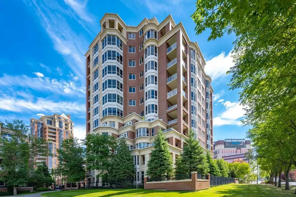 690 Princeton Way SW Calgary AB T2P 5J9