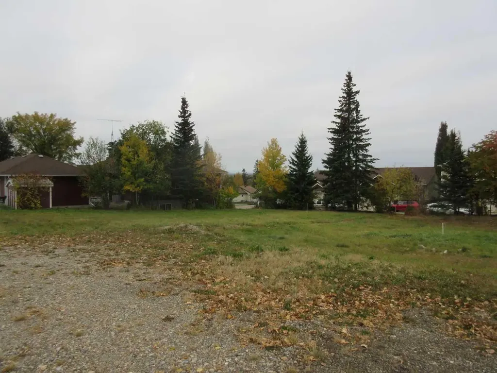 5137 52 Street Rocky Mountain House AB T4T 1E3