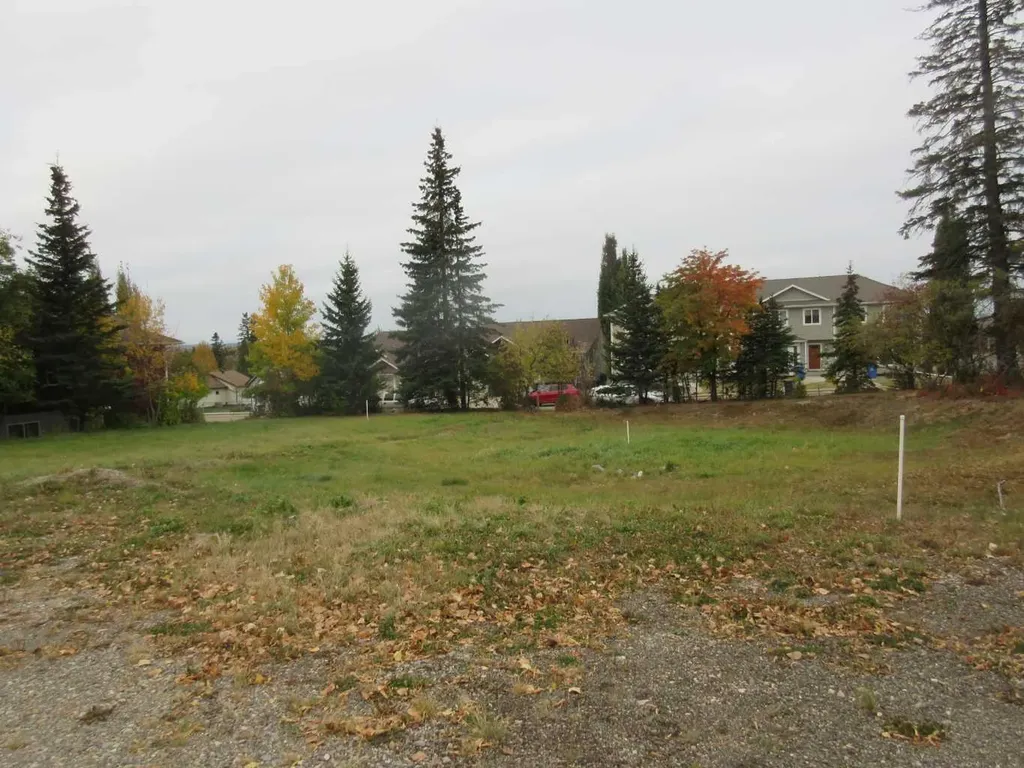 5137 52 Street Rocky Mountain House AB T4T 1E3