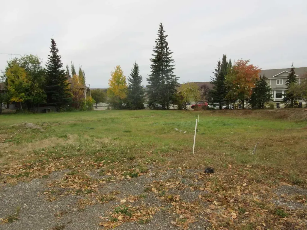 5137 52 Street Rocky Mountain House AB T4T 1E3