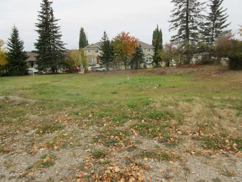 5137 52 Street Rocky Mountain House AB T4T 1E3