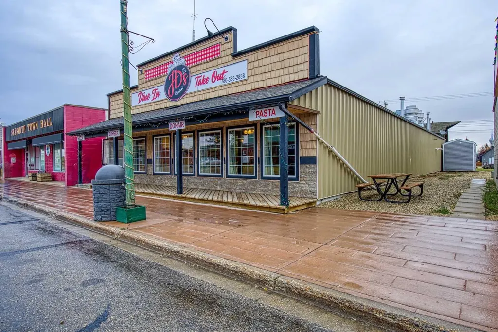 9925 100 Street Sexsmith AB T0H 3C0