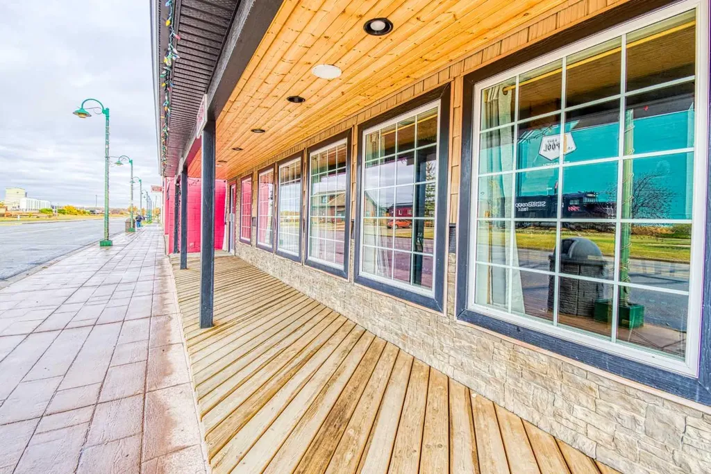 9925 100 Street Sexsmith AB T0H 3C0
