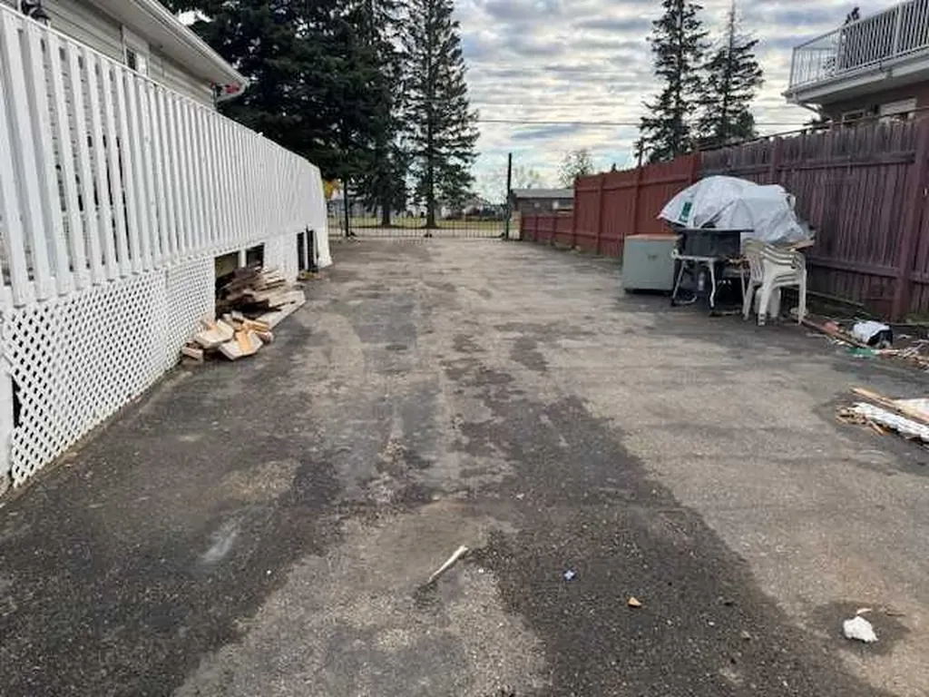 6620 5 Avenue Edson AB T7E 1M4