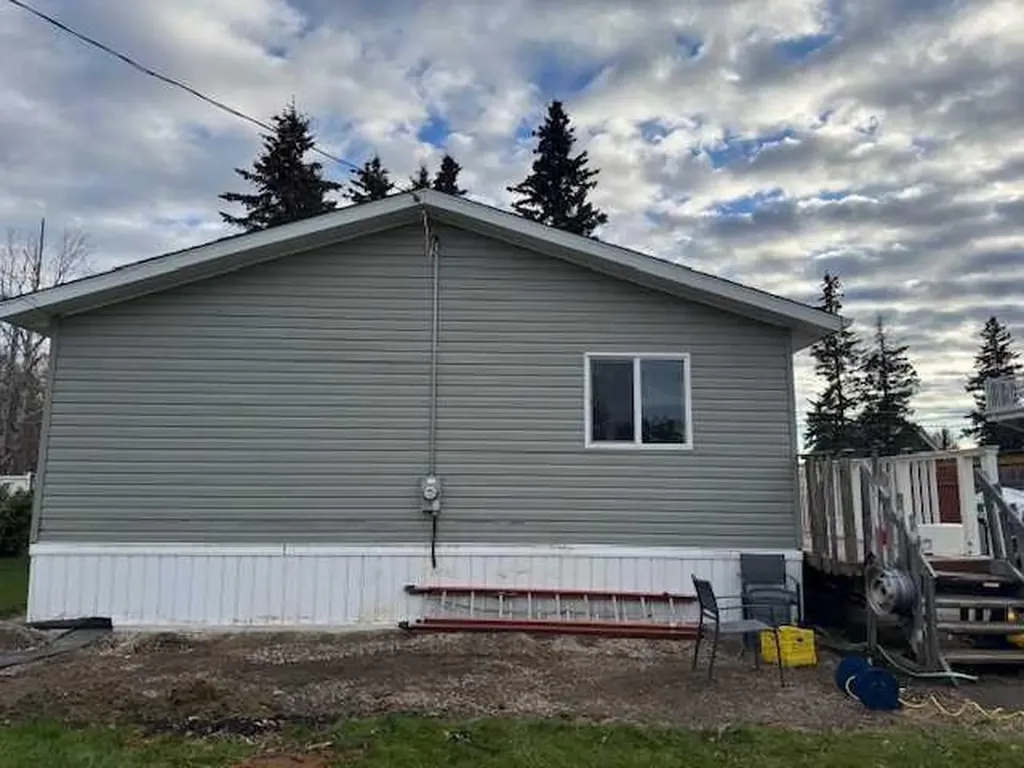 6620 5 Avenue Edson AB T7E 1M4
