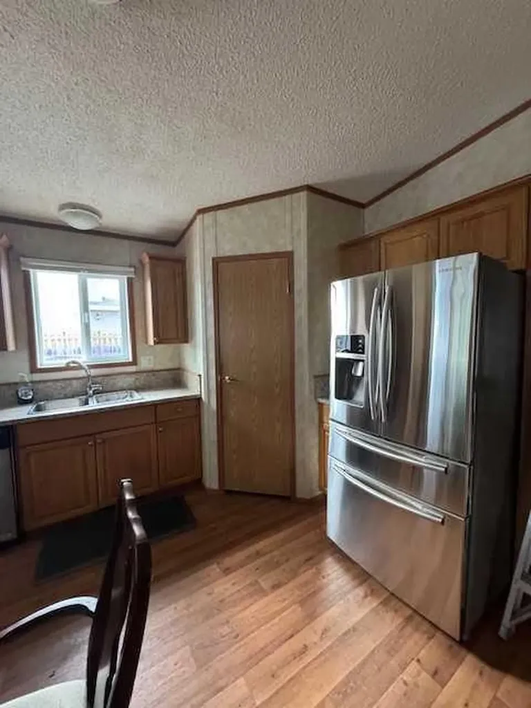 6620 5 Avenue Edson AB T7E 1M4