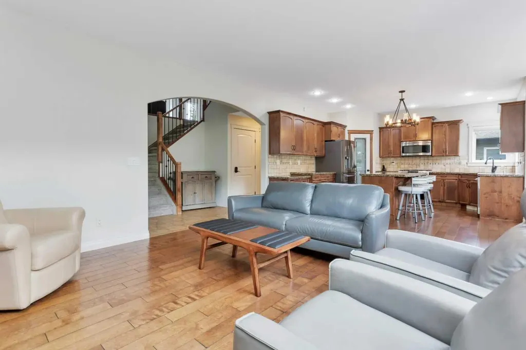 7206 61 Street Rocky Mountain House AB T4T 0A3