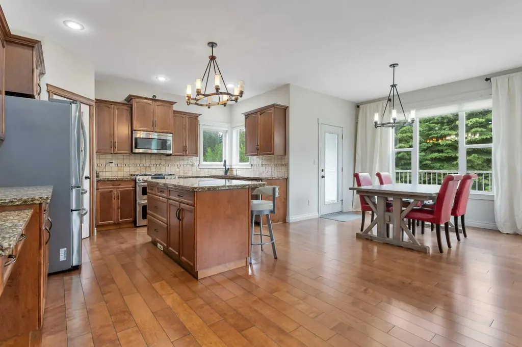 7206 61 Street Rocky Mountain House AB T4T 0A3