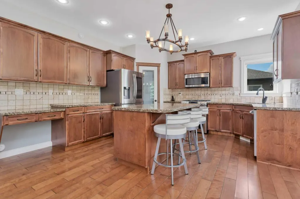 7206 61 Street Rocky Mountain House AB T4T 0A3