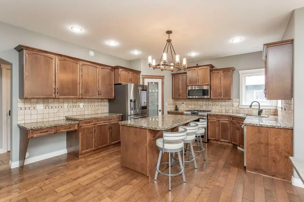 7206 61 Street Rocky Mountain House AB T4T 0A3