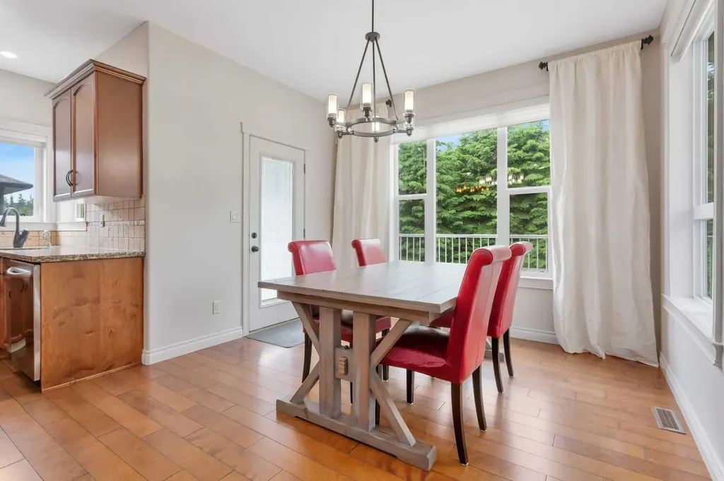 7206 61 Street Rocky Mountain House AB T4T 0A3