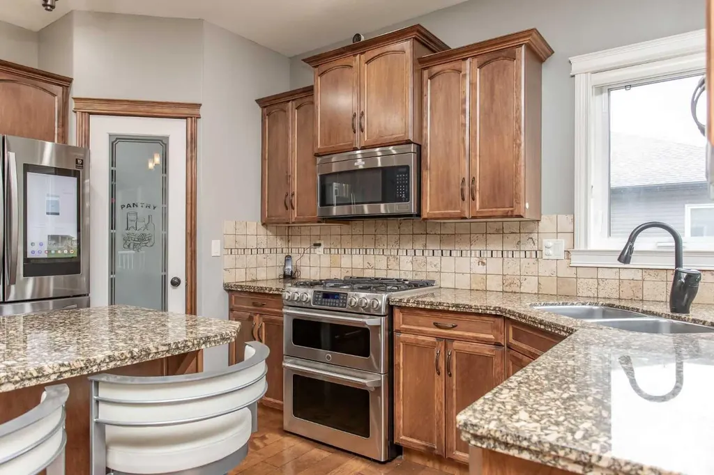 7206 61 Street Rocky Mountain House AB T4T 0A3