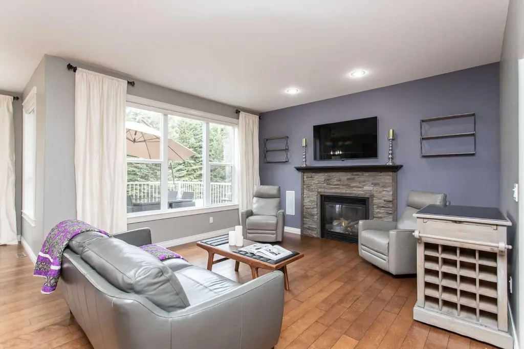 7206 61 Street Rocky Mountain House AB T4T 0A3