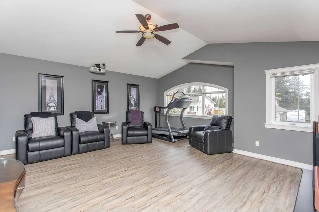 7206 61 Street Rocky Mountain House AB T4T 0A3