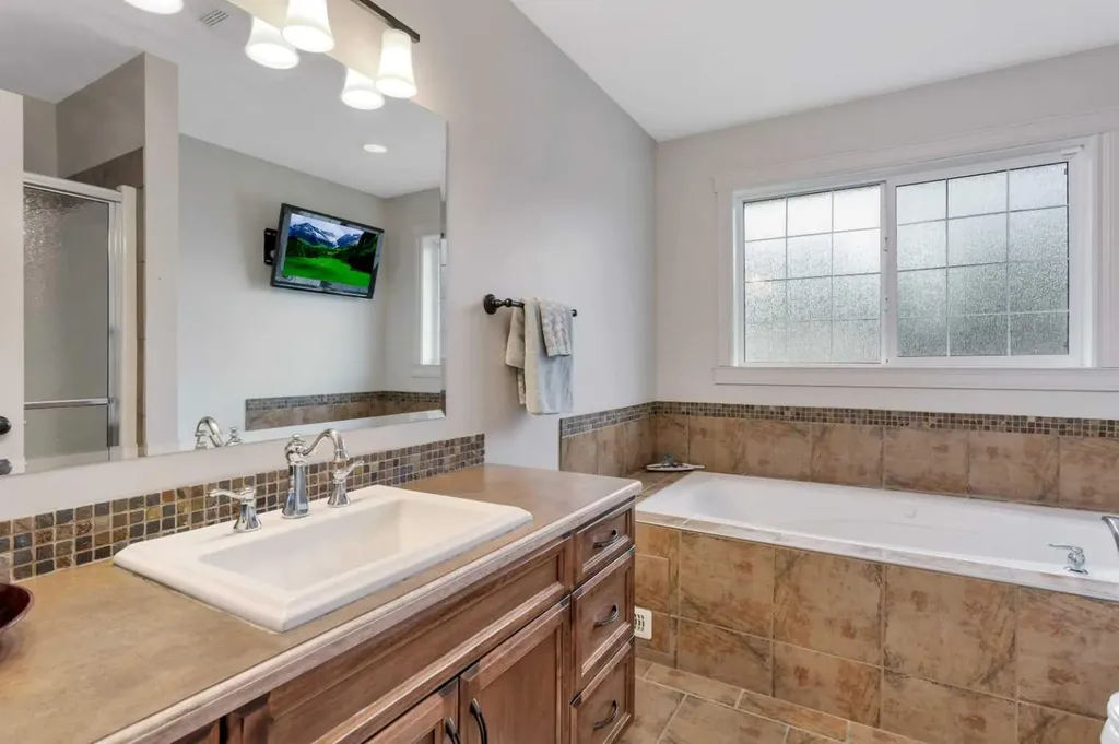 7206 61 Street Rocky Mountain House AB T4T 0A3