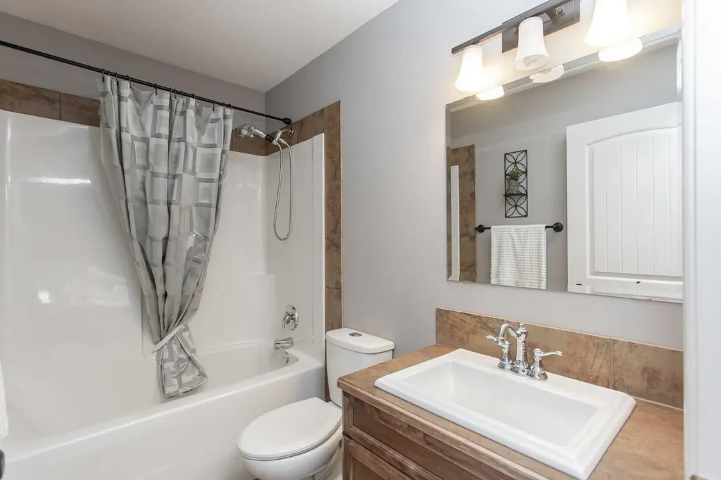 7206 61 Street Rocky Mountain House AB T4T 0A3