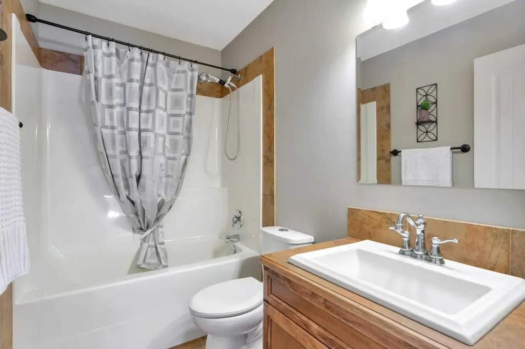 7206 61 Street Rocky Mountain House AB T4T 0A3