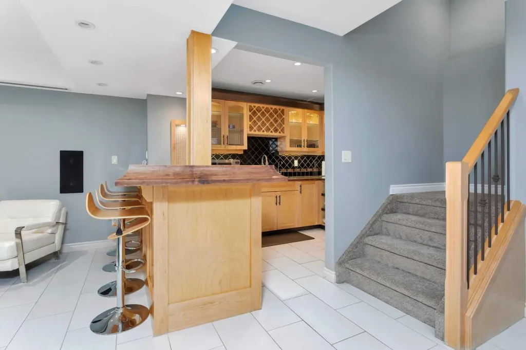 7206 61 Street Rocky Mountain House AB T4T 0A3