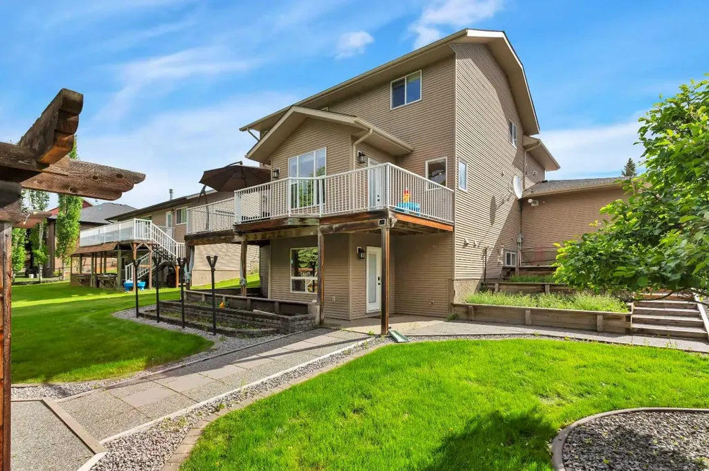 7206 61 Street Rocky Mountain House AB T4T 0A3
