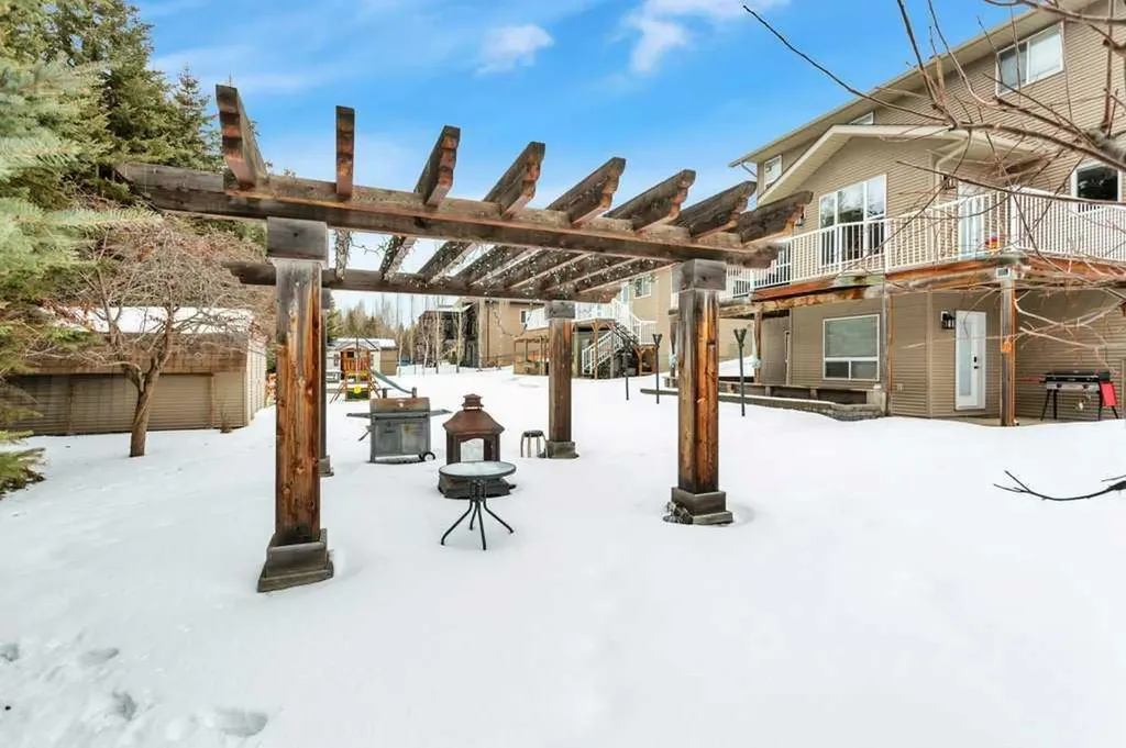 7206 61 Street Rocky Mountain House AB T4T 0A3