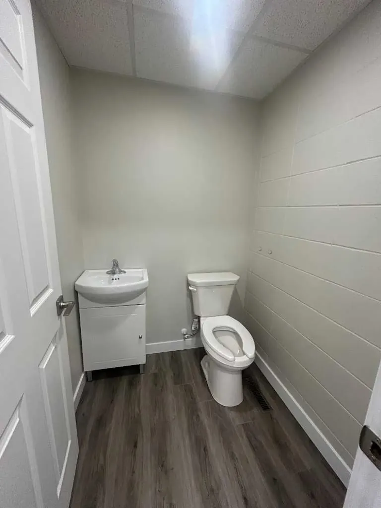 4711 49 Avenue Red Deer AB T4N 3W9