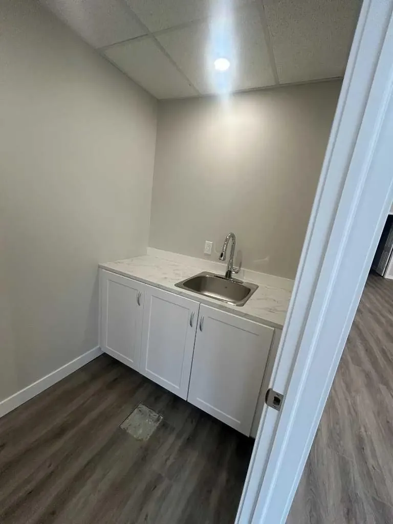 4711 49 Avenue Red Deer AB T4N 3W9