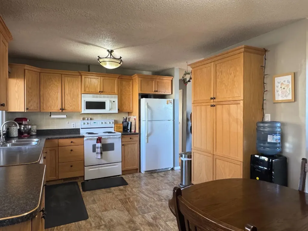 10417 117 Street Fairview AB T0H 1L0
