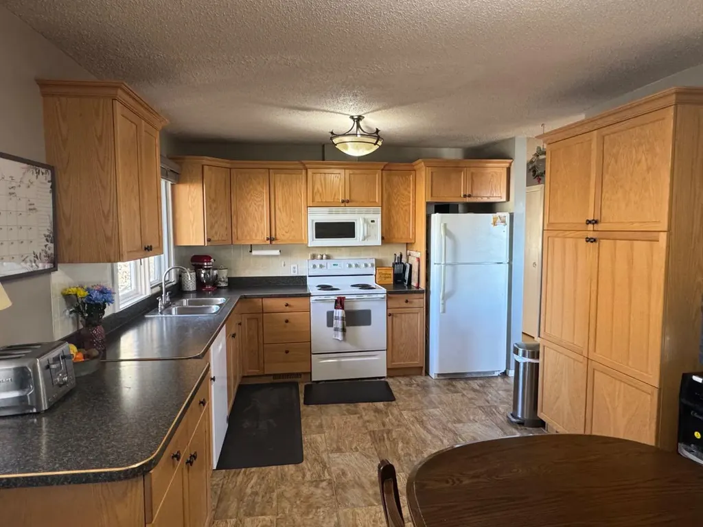 10417 117 Street Fairview AB T0H 1L0
