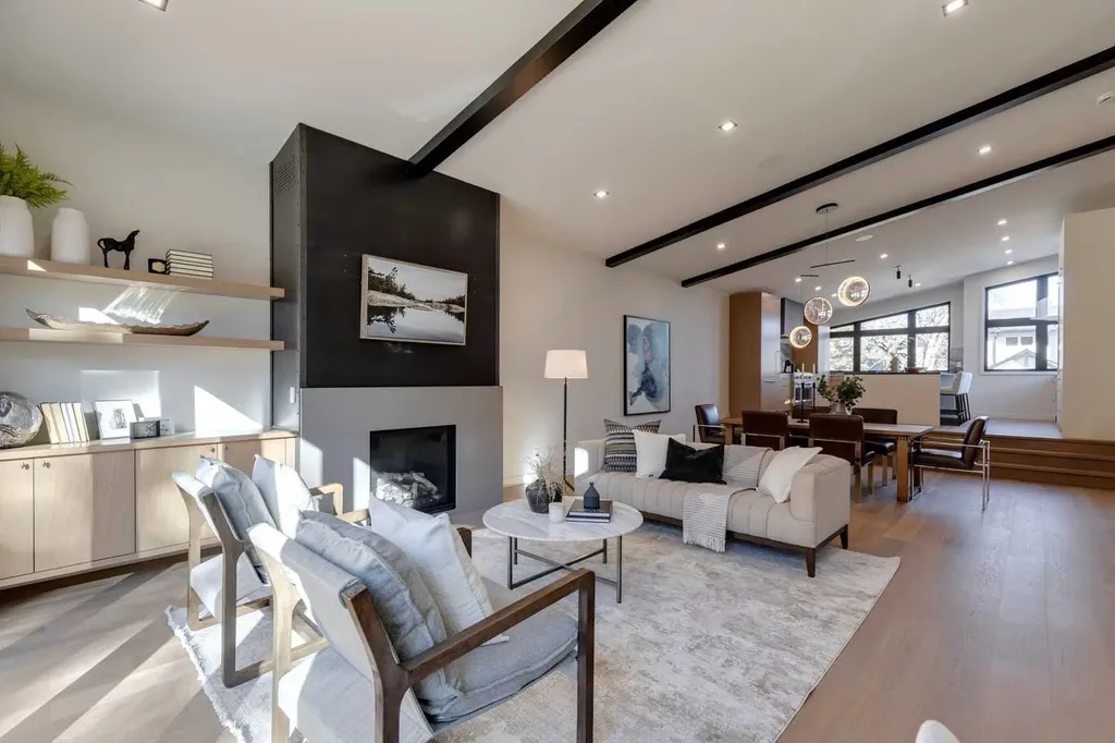 3423 23 Street NW Calgary AB T3L 0T8