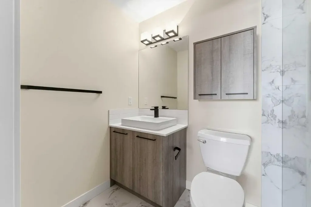 2702 17 Avenue SW Calgary AB T3E 8A5