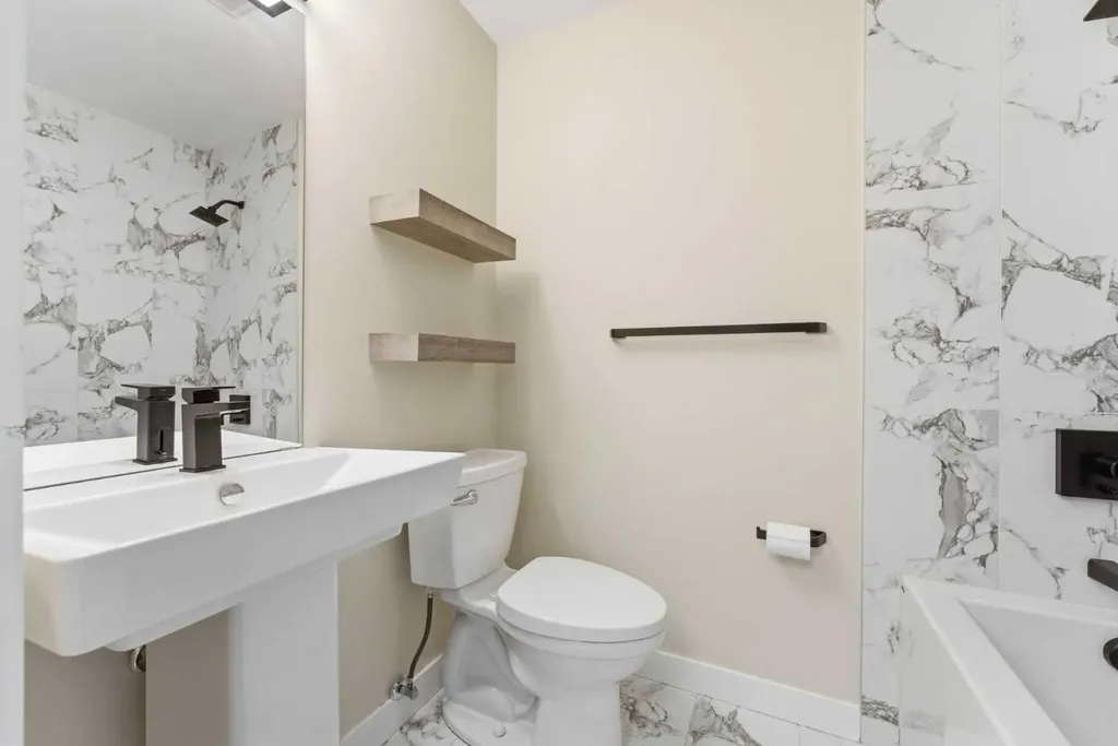 2702 17 Avenue SW Calgary AB T3E 8A5