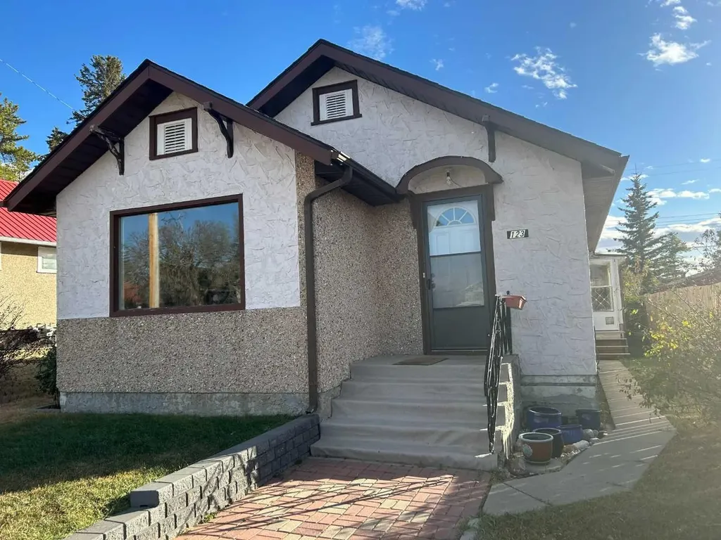 123 Centre Street Torrington AB T0M 2B0