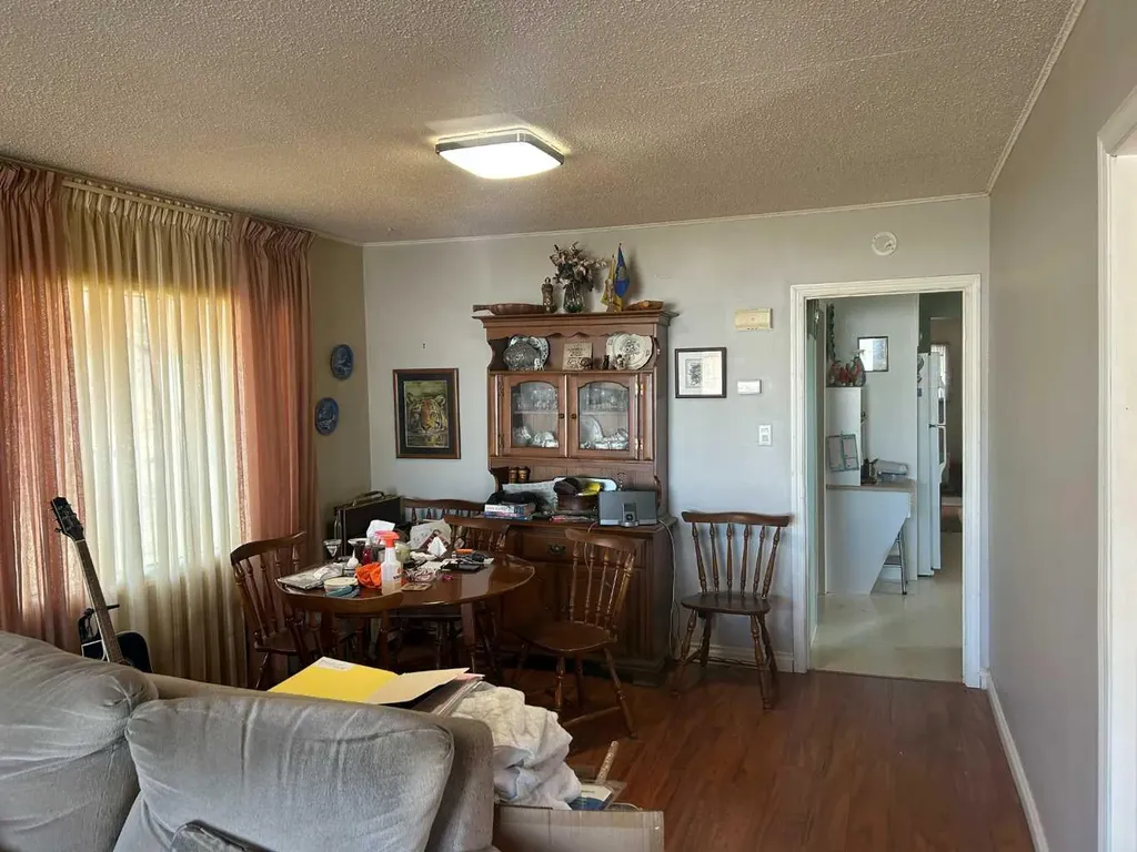 123 Centre Street Torrington AB T0M 2B0