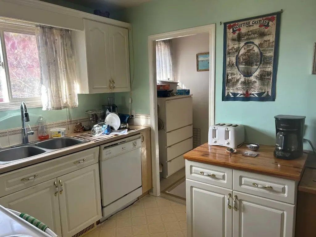 123 Centre Street Torrington AB T0M 2B0