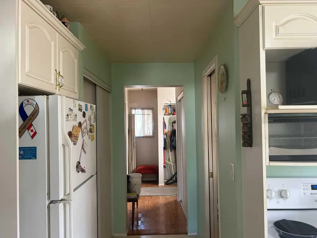 123 Centre Street Torrington AB T0M 2B0